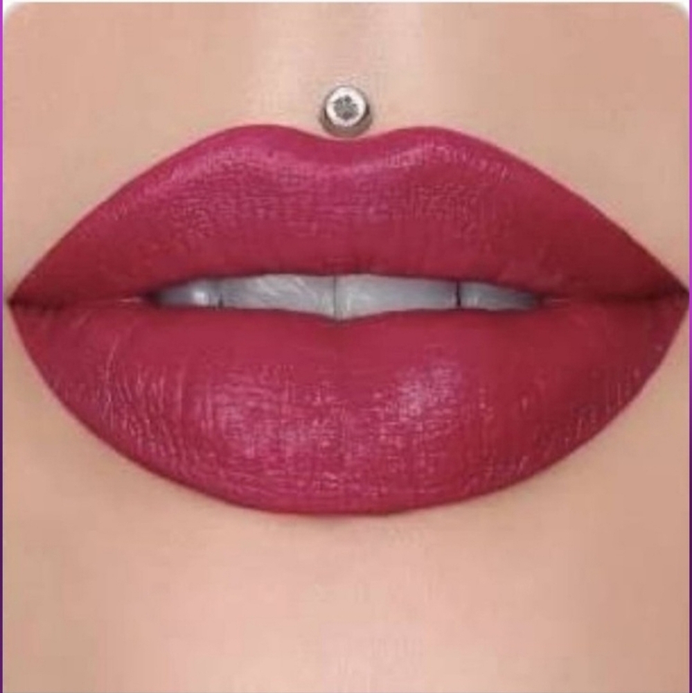 Jeffree Star Velvet Trap Lipstick